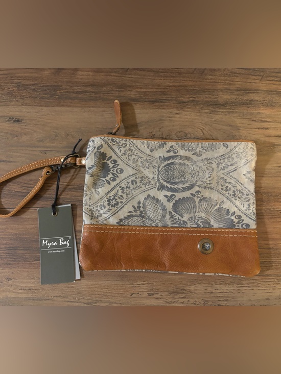 Myra Bag Accessories - NWT Myra bag wristlet